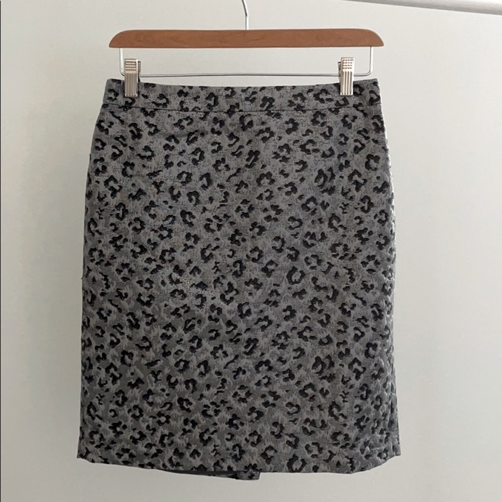 Snow leopard metallic pencil skirt size 2